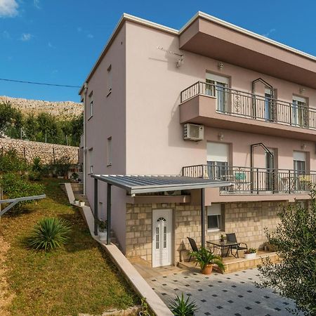 Nice Apartment In Mali Rat With Wifi Sumpetar Екстер'єр фото