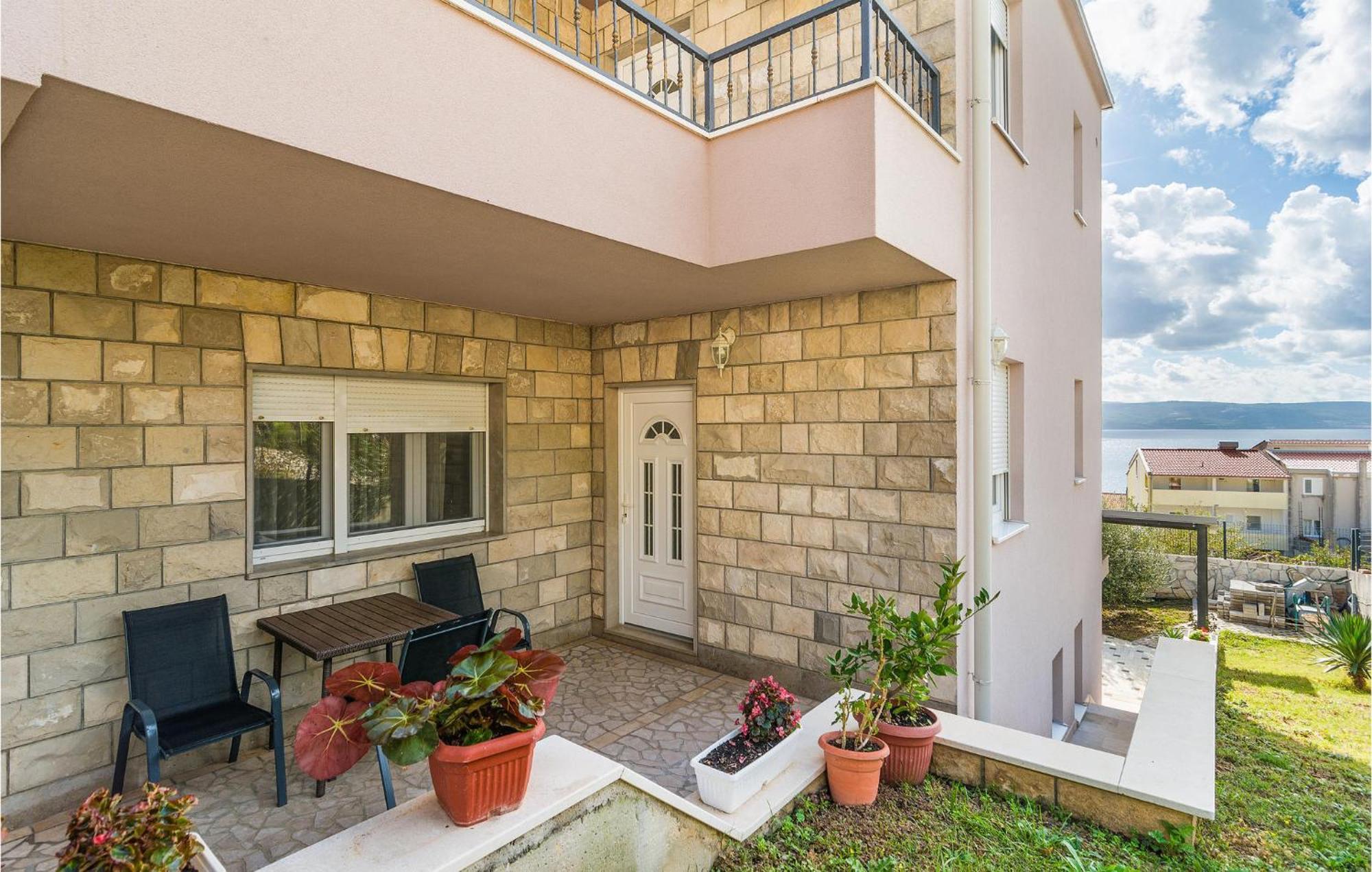 Nice Apartment In Mali Rat With Wifi Sumpetar Екстер'єр фото